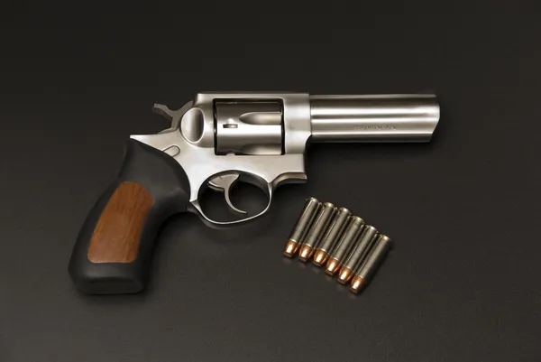 Stainless Steel .375 Magnum revolver. — Stock Photo, Image