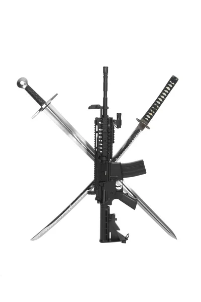 Модифицированный карабин М4 с мечом — стоковое фото