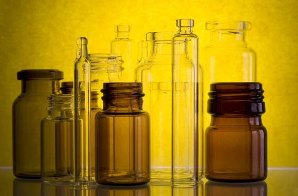 Farmaceutiska injektionsflaskor — Stockfoto