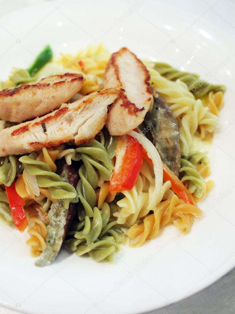 Grilled chicken breast with fusilli
