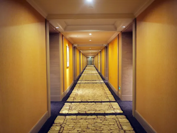 Hotelkorridor Stockbild