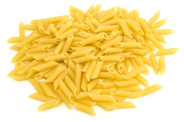 Penne Pasta auf Weiß — Stockfoto
