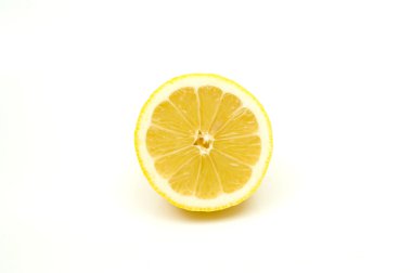 izole limon dilimi