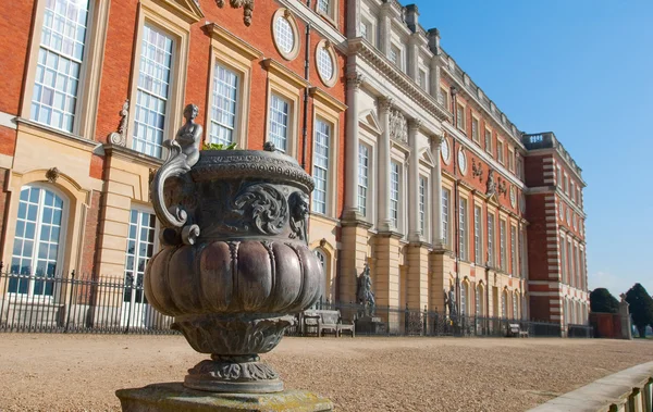 Hampton Court Palace — Stockfoto