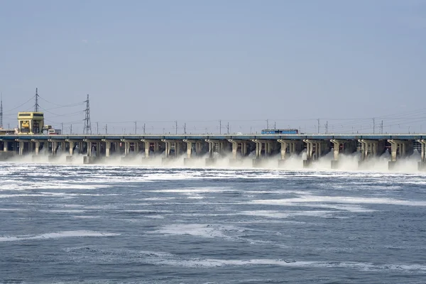 Гидроэлектростанция на — стоковое фото