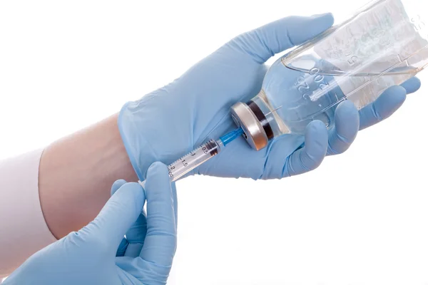 Medic filling the syringe — Stock Photo, Image
