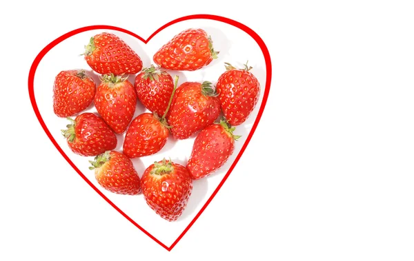 Coeur de fraises sur blanc — Photo