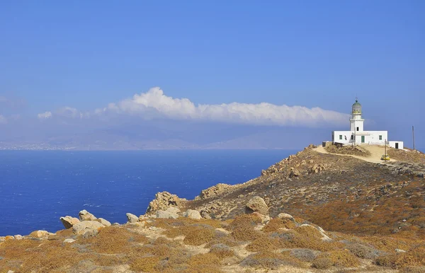 Lone lighthouse near the sea — Stock Photo, Image