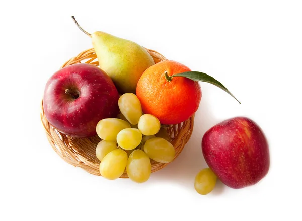 Frukt - äpplen, vindruvor, mandariner — Stockfoto