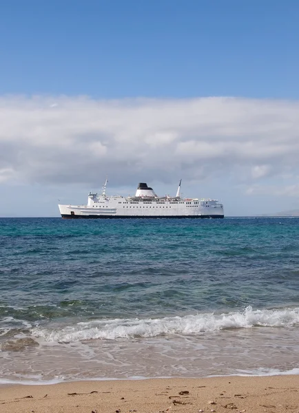 Statek pasażerski biały — Zdjęcie stockowe