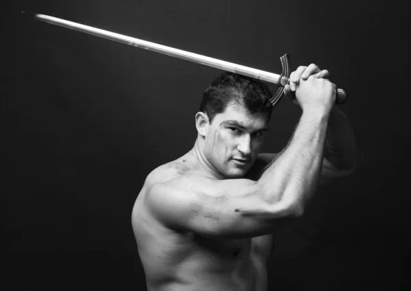 Bir kılıç ile model — Stok fotoğraf