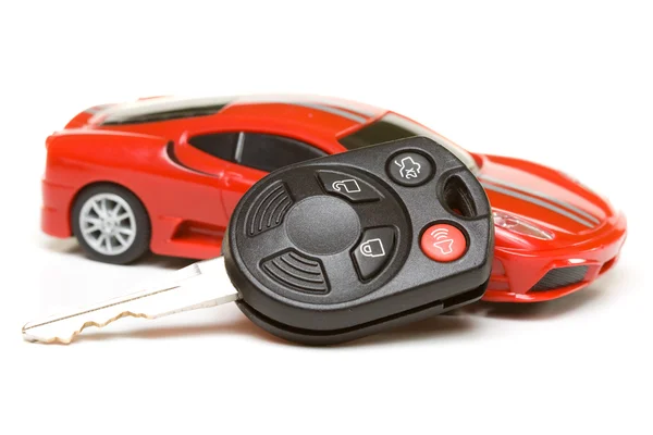 Модель спортивного автомобиля с ключом — стоковое фото