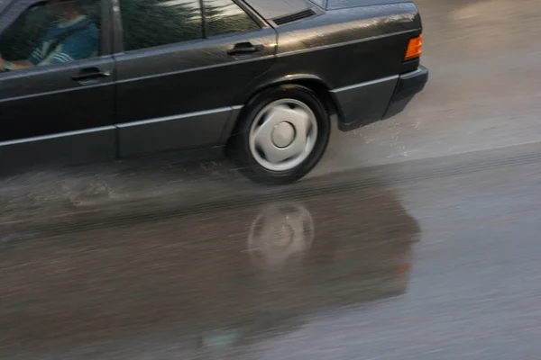 Мокрій дорозі — стокове фото