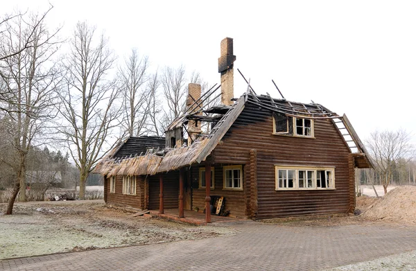 Tűz katasztrófa - ház tető — Stock Fotó