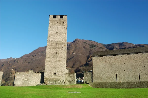 Middeleeuws kasteel castelgrande, bellinzona — Stockfoto