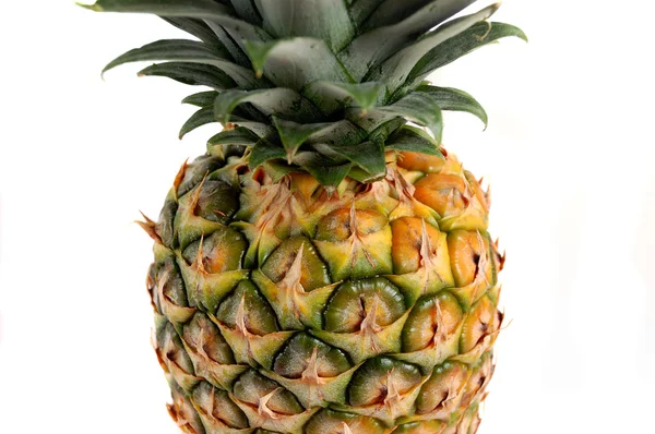 Närbild av frukter ananas isolerade — Stockfoto