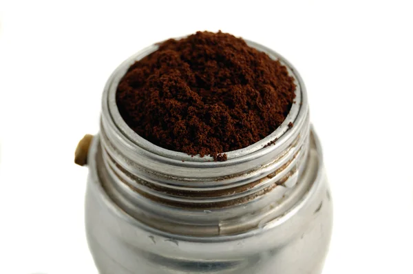 Σκόνη καφέ στην καφετιέρα — Φωτογραφία Αρχείου