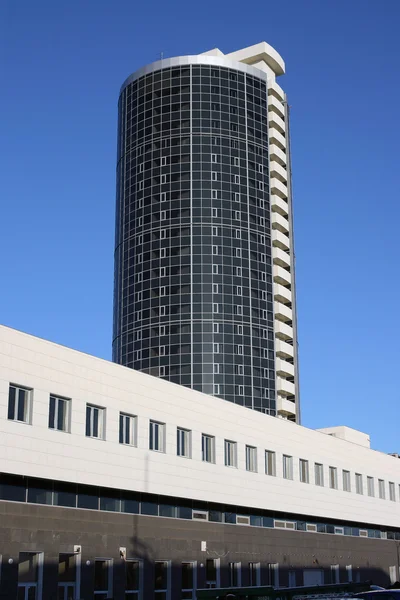 Edifício alto moderno — Fotografia de Stock