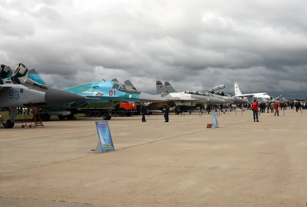 Katonai repülőgépek kiállításon — Stock Fotó