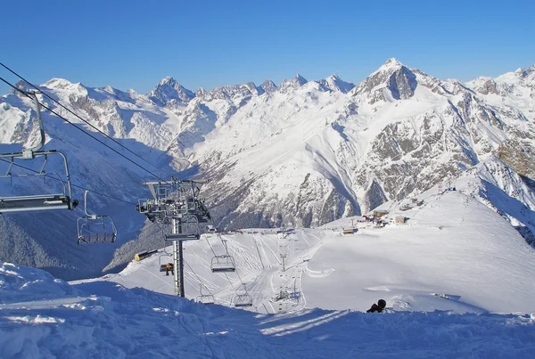 Montaje estación de esquí Dombai —  Fotos de Stock