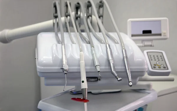 Klinikte dişçi aleti — Stok fotoğraf