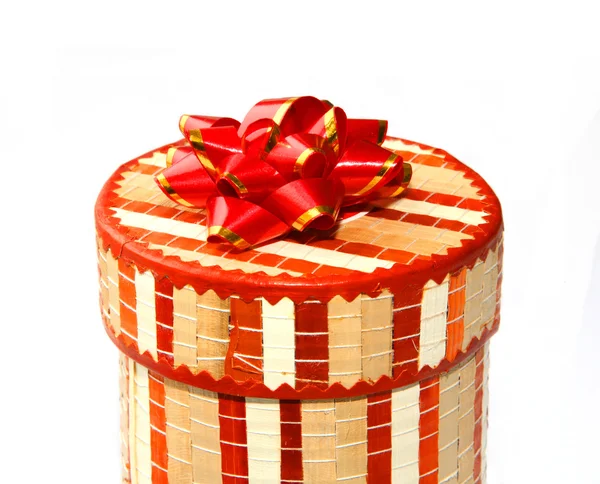 Schachtel mit einem Geschenk — Stockfoto