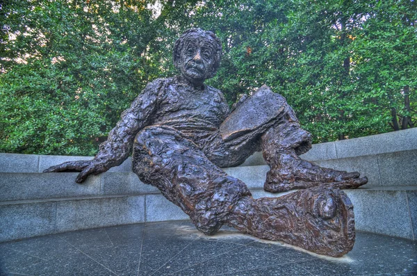 阿尔伯特 · 爱因斯坦纪念碑 — 图库照片