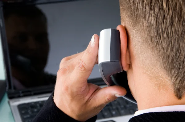Postura traseira do chefe falando ao telefone — Fotografia de Stock