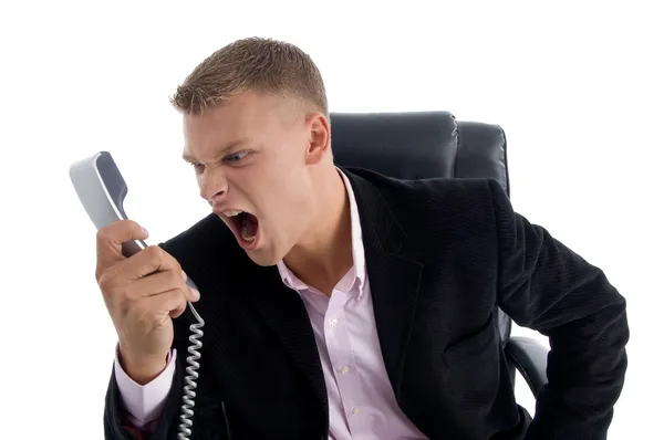 Naštvaný ředitel křičí na telefonu — Stock fotografie