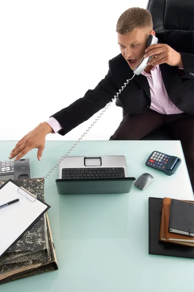 Young executive talking on the phone — Stock Photo, Image