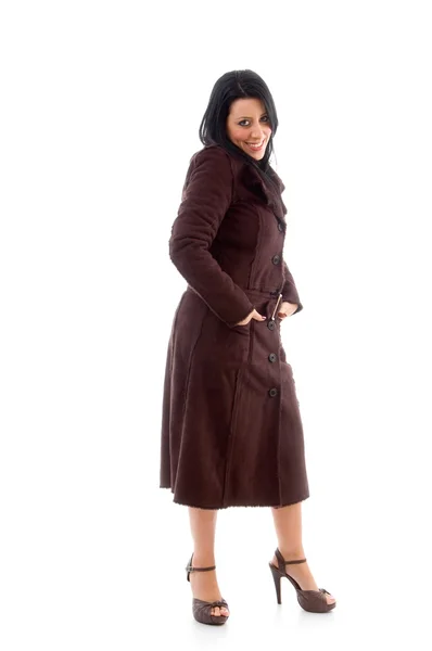 Usmívající se žena nosí kabát — Stock fotografie