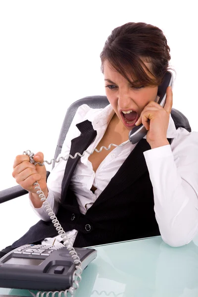 Executivo irritado interagindo no telefone — Fotografia de Stock