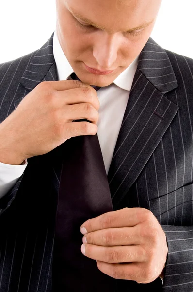 Mladý podnikatel nosí kravatu — Stock fotografie