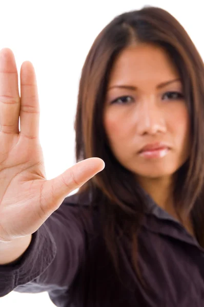 Mulher corporativa mostrando parar gesto — Fotografia de Stock