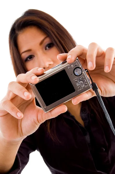 Attrayant asiatique femme holding caméra — Photo