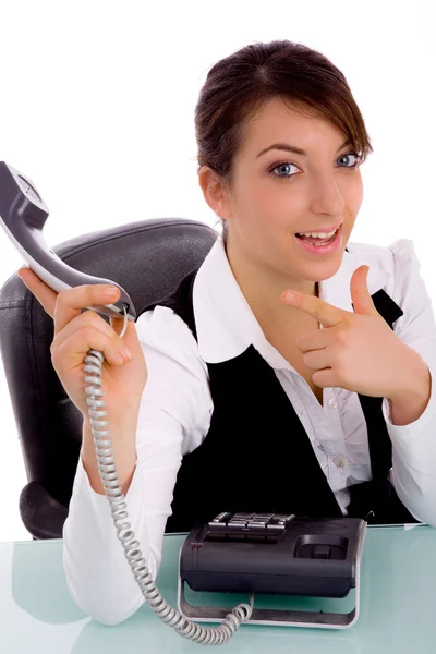 Donna d'affari che punta al telefono — Foto Stock