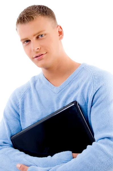 Πορτρέτο της χαμογελαστός άνθρωπος που κρατά το laptop — Φωτογραφία Αρχείου