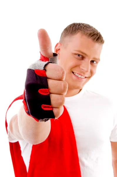 Sorrindo esportivo masculino com polegares para cima — Fotografia de Stock