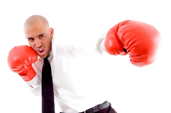 Muž pózuje v Boxerské rukavice — Stock fotografie