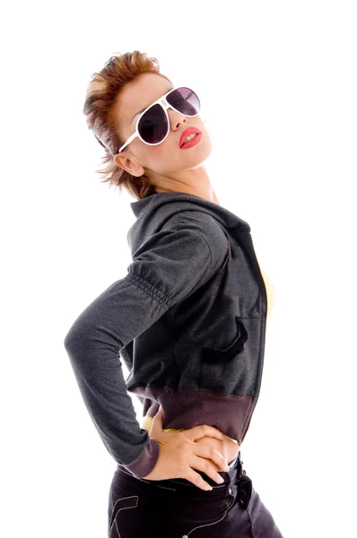 Attraktive Frau mit Sonnenbrille — Stockfoto