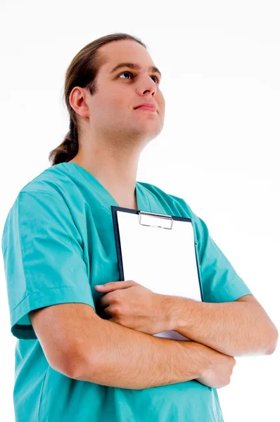 Posada inteligente del médico sujetando el portapapeles — Foto de Stock