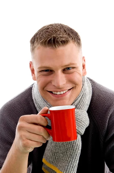 Jonge man met koffiemok — Stockfoto