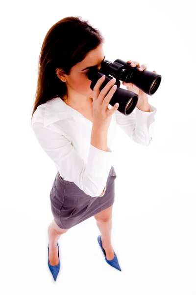 Femme d'affaires regardant à travers binoculaire — Photo