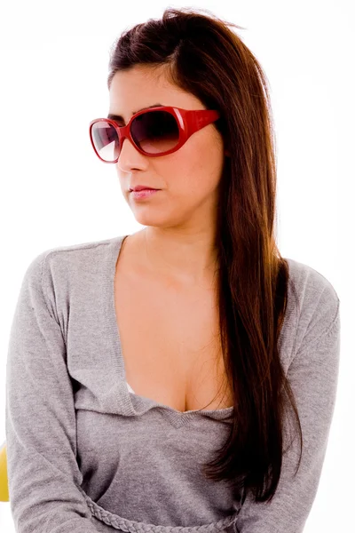 Napszemüveget viselő fiatal nő — Stock Fotó
