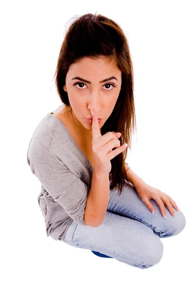 Ung kvinna instruera för att vara tyst — Stockfoto