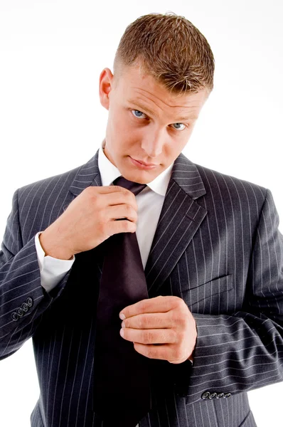 Pohledný podnikatel nosí kravatu — Stock fotografie