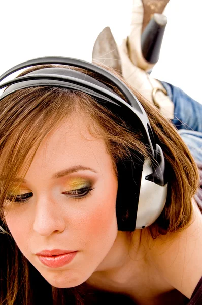 Fiatal modell fejhallgató viselése — Stock Fotó