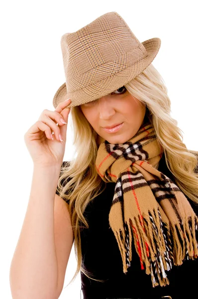 Vrouw met haar hoed — Stockfoto