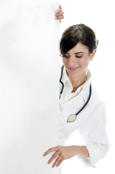Arzt posiert mit Plakat — Stockfoto