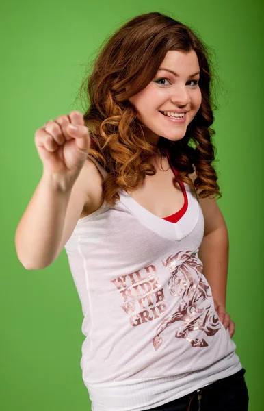 Joven femenino mostrando puño — Foto de Stock